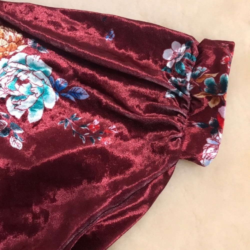 Final price. PROJECT 28 NYC Printed Crushed Velvet Kimono. - Picture 9 of 9